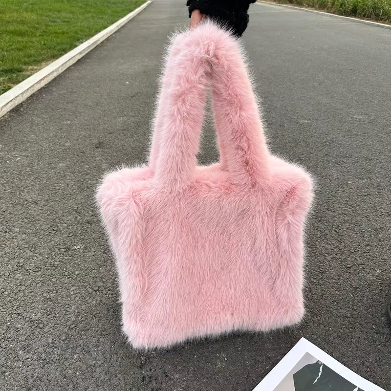 Designer Fluffy Plush Shoulder Bag Warm Faux Mongolian Fur Handbags for Women Brands Large Hobo Shopper Heart Shaped Purses